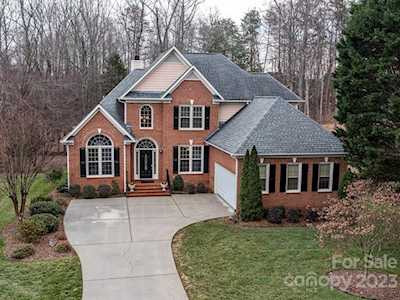 2648 Providence Hills Dr Matthews, NC 28105
