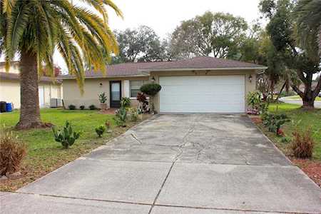 6426 Meadowbrook Ln New Port Richey, FL 34653
