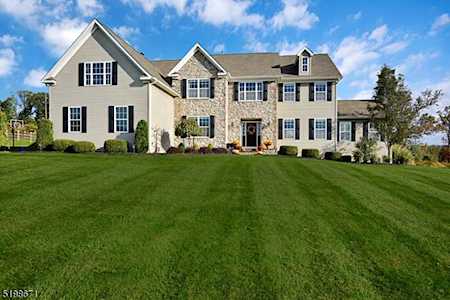 6 Demott Rd Raritan Twp., NJ 08822