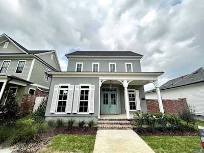 1833 Ville Marie St Baton Rouge, LA 70808