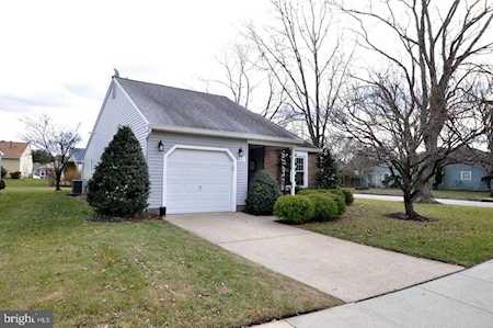 38 Fairfax Dr Mount Laurel, NJ 08054