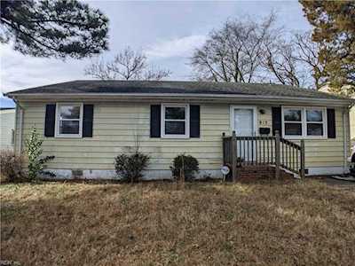 815 Pine Harbor Dr Norfolk, VA 23502