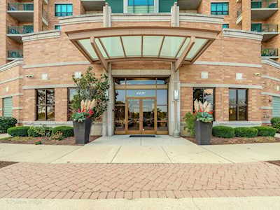 6420 Double Eagle Dr #808 Woodridge, IL 60517