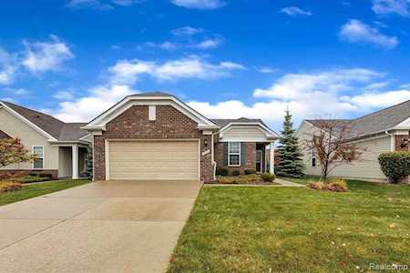 9377 Sand Hill Dr Grand Blanc Twp, MI 48439