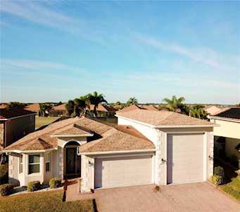 4240 Dunmore Dr Lake Wales, FL 33853