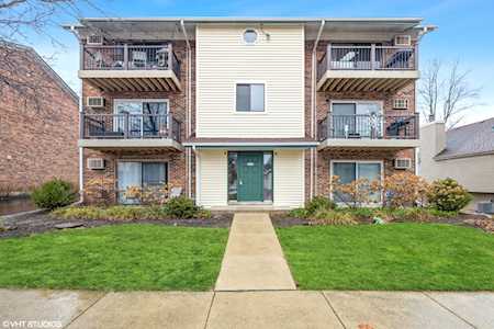 2713 Northcreek Dr #2206 Woodridge, IL 60517