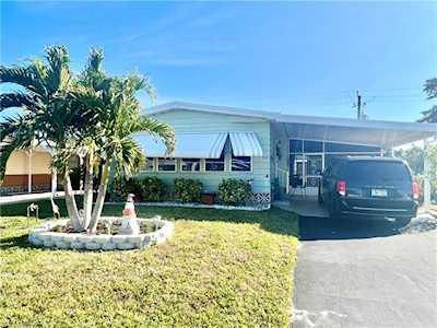 124 Cape Sable Dr Naples, FL 34104
