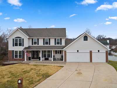 5 Pinehurst Forest Ct O'fallon, MO 63366