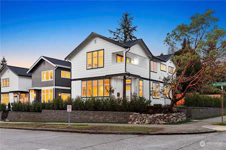 8457 30th Ave SW Seattle, WA 98126