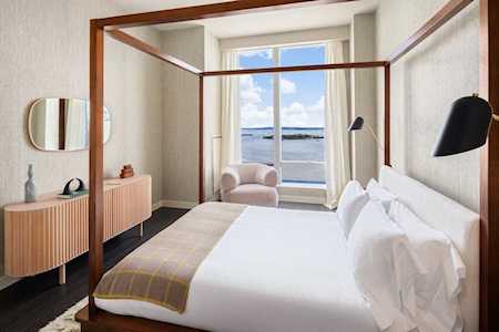 252 South St #34B New York, NY 10002