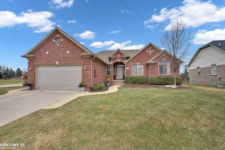 50387 Cheltenham Dr Macomb, MI 48044