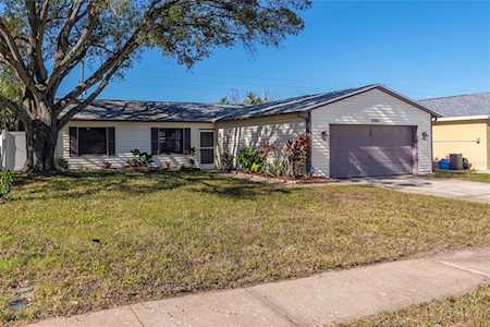 6550 Briar Ridge Ct N Pinellas Park, FL 33782