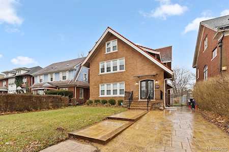 49 Lawrence St Detroit, MI 48202