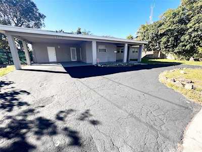 4960 NW 11th St Lauderhill, FL 33313