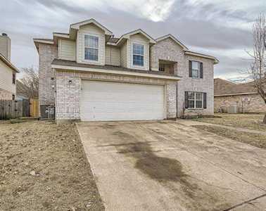 310 Creek Point Lane Arlington, TX 76002