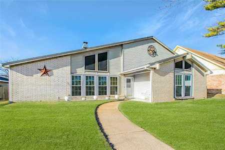 717 Maple Glen Drive Garland, TX 75043
