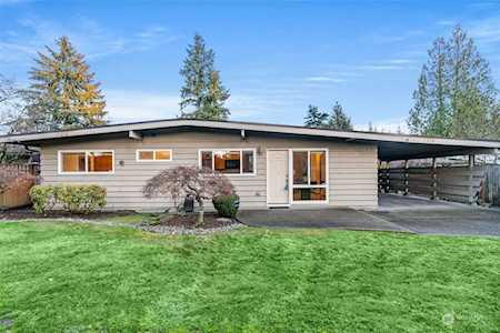 2910 100th Ave NE Bellevue, WA 98004