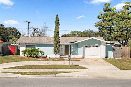 2172 Greenbriar Blvd Clearwater, FL 33763