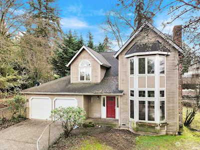 8113 NE 158th St Kenmore, WA 98028