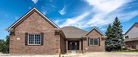 761 Westlake Oxford, MI 48371