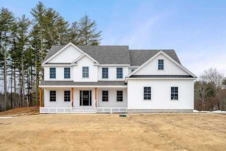 9 Lorraine Ave Salem, NH 03079