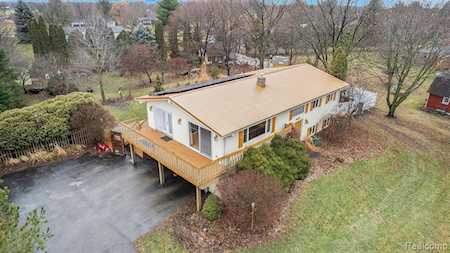 8825 Laurena Dr Ovid, MI 48866