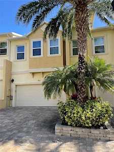 753 Grand Cypress Ln Tarpon Springs, FL 34689