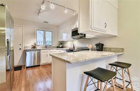 553 Crowfields Ln Asheville, NC 28803