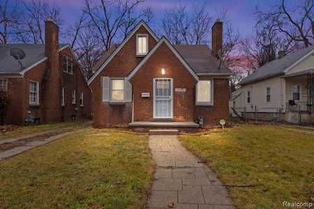 16225 Robson St Detroit, MI 48235