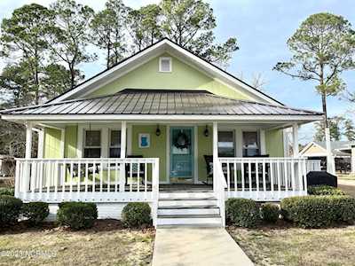 49 Fayetteville Road White Lake, NC 28337