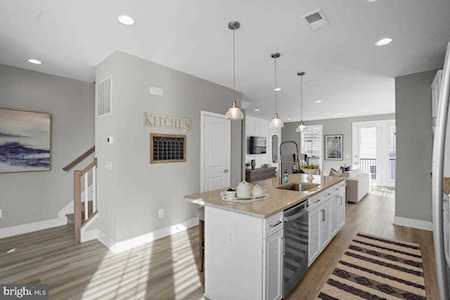 6705 Upland Manor Dr Gainesville, VA 20155
