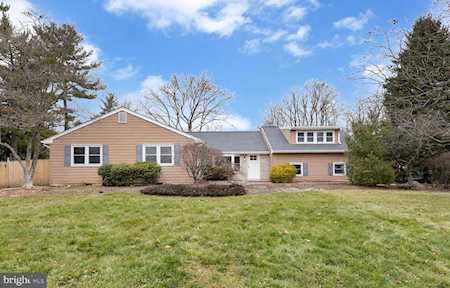 10 Ziff Ln Princeton Junction, NJ 08550