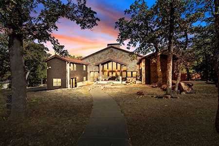 145 Knob Hill Lane Double Oak, TX 75077