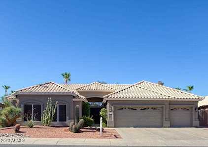 3885 E Amberwood Drive Phoenix, AZ 85048