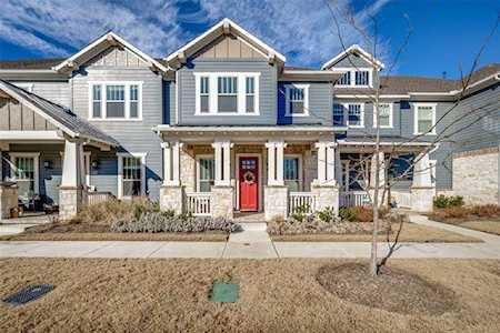 2736 N Market Square Northlake, TX 76247