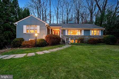 6905 Hillmead Rd Bethesda, MD 20817