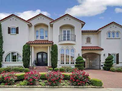 2110 Hogan Drive Irving, TX 75038