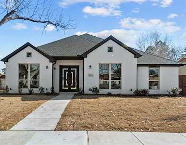 953 Meadowcove Circle Garland, TX 75043