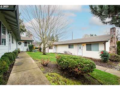3300 Kauffman AVE #4 Vancouver, WA 98660