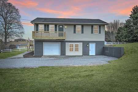 103 Townsend Rd Fall Branch, TENNESSEE 37656