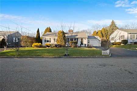 23 Red Cedar Dr Cranston, RI 02920