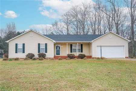 5586 Dwight Drive Mcleansville, NC 27301