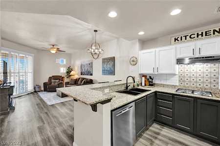 27 E Agate Ave #406 Las Vegas, NV 89123