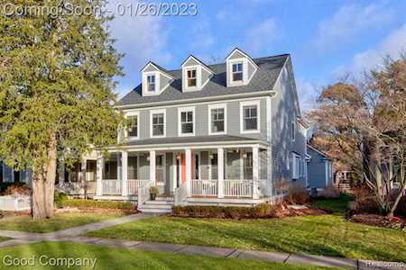 10 Riverbank Beverly Hills, MI 48025