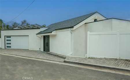 3651 Alta Mesa Dr Studio City, CA 91604