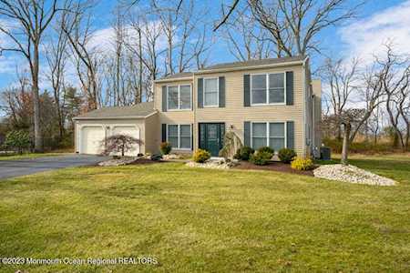 29 Windham Way Englishtown, NJ 07726