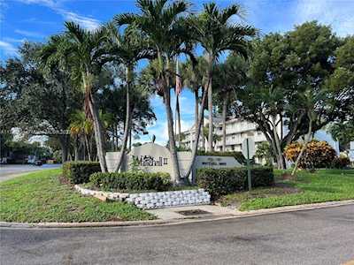 1711 Whitehall Dr #406 Davie, FL 33324