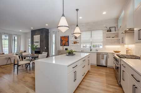 2086 12th Ave S Nashville, TN 37204