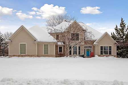 2849 Edgewater Circle Woodbury, MN 55125