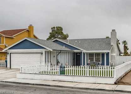 4266 Sandcastle Dr Las Vegas, NV 89147